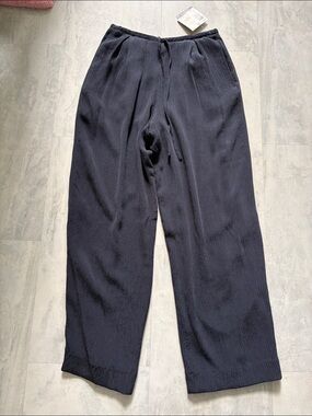 Liz Claiborne silk pants   wide leg Navy blue  Elastic Waist back  pockets  NWT